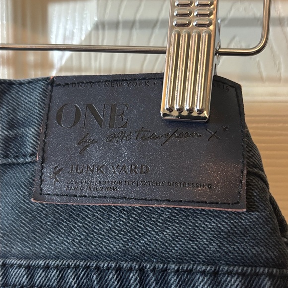 One Teaspoon Dark Denim Jean Shorts junk yard - Picture 9 of 11